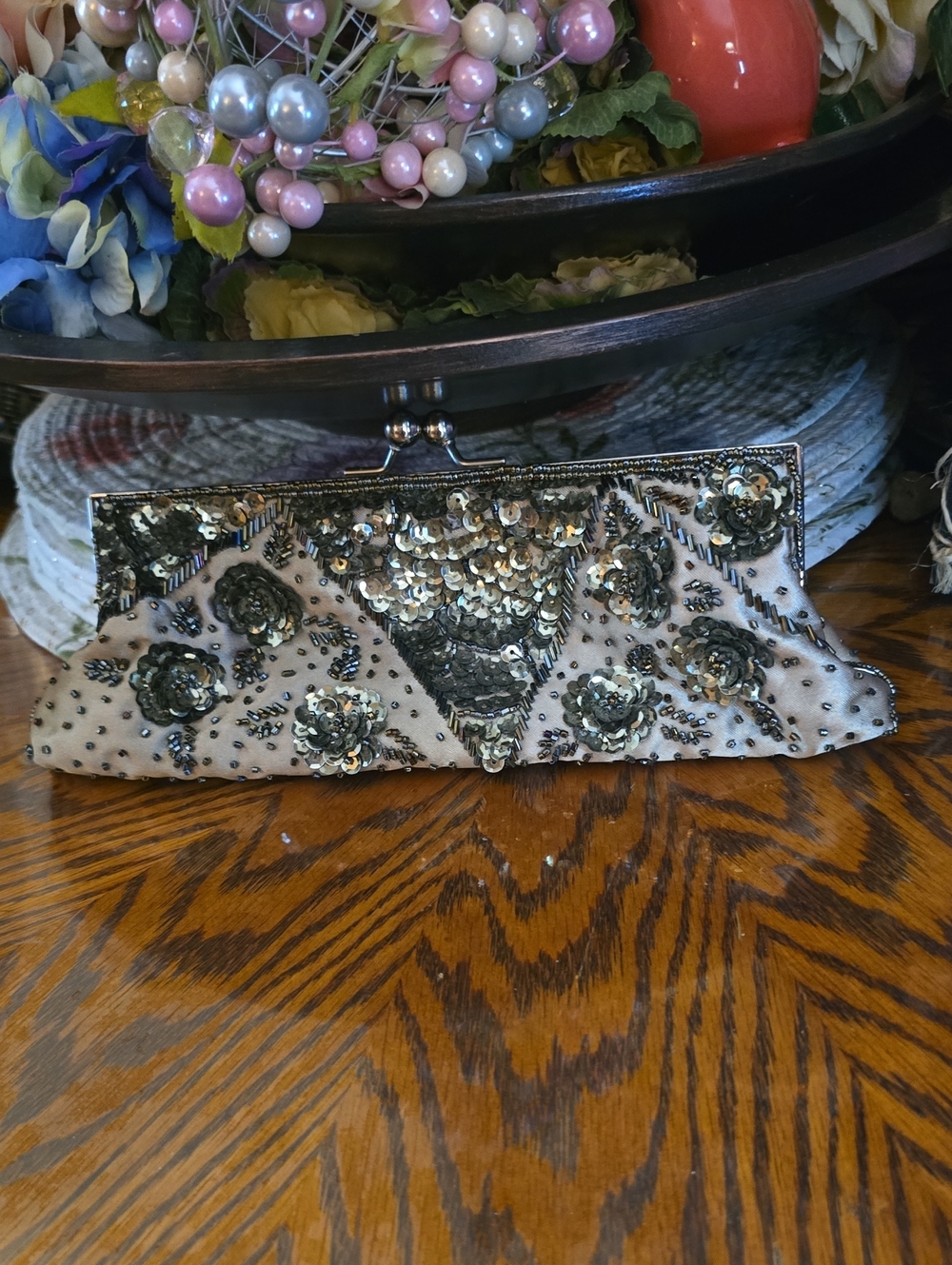 Vintage Kisslock Clutch With Hidden Chain